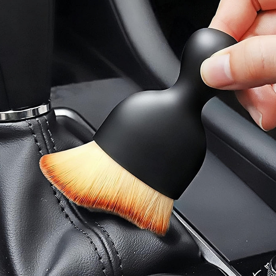 Scratch-Free Car Cleaning Brush with Cover – Soft Bristle Duster for Interior, Vents, Home